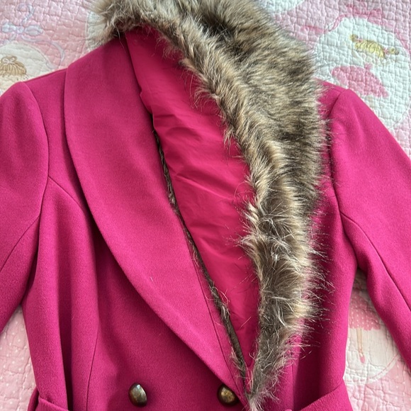 NWT with removable fur collar - S - Picture 5 of 5